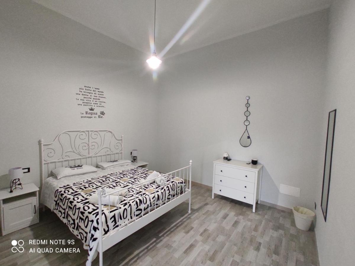 Scacco Matto Holiday House ตารันโต ห้อง รูปภาพ