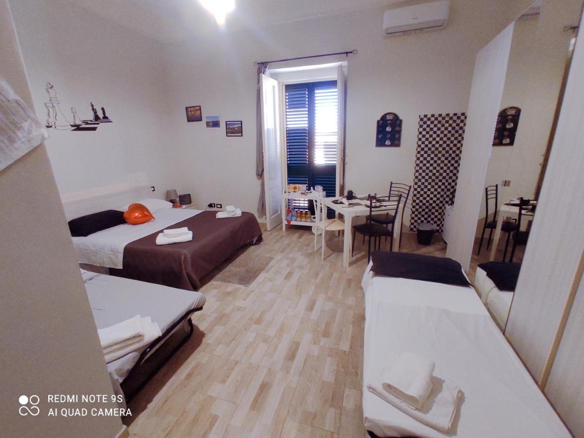 Scacco Matto Holiday House ตารันโต ภายนอก รูปภาพ